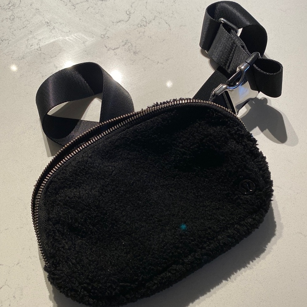 Black Lululemon Fleece Belt Bag